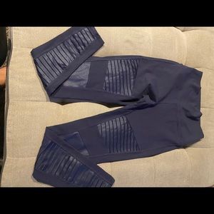 Alo Yoga Moto Leggings
